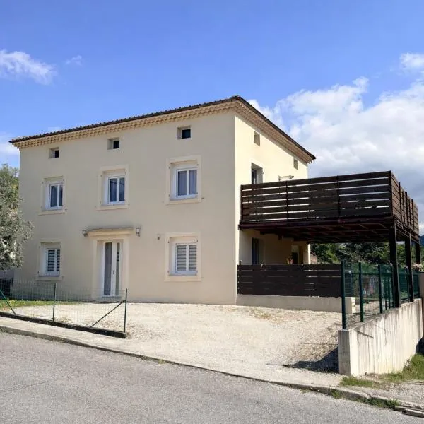 Gîte La Dolce Vita, готель у місті Les Ollières-sur-Eyrieux