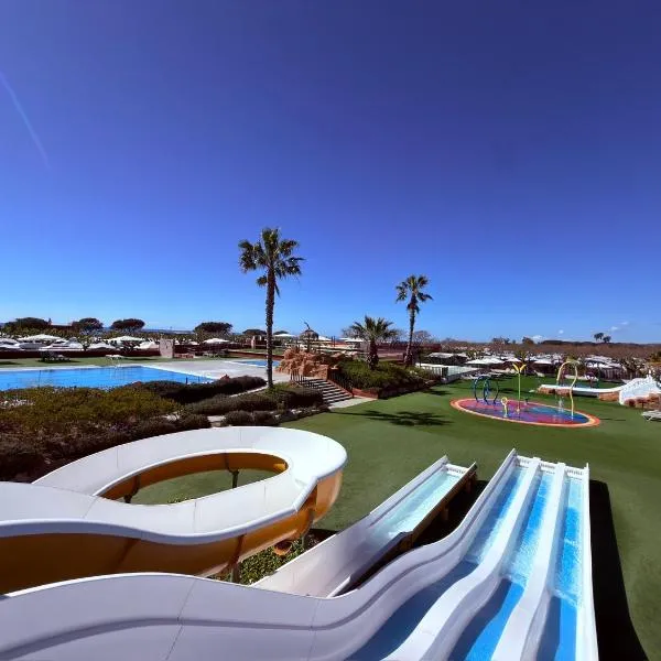 Camping Resort Els Pins, hotel en Malgrat de Mar