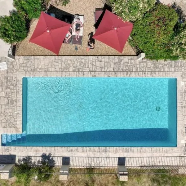 Vilajoun, hotel en Joucas