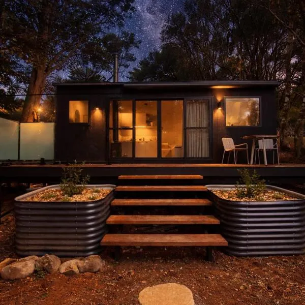 Springbrook में, होटल The Flower Sanctuary Tiny Home