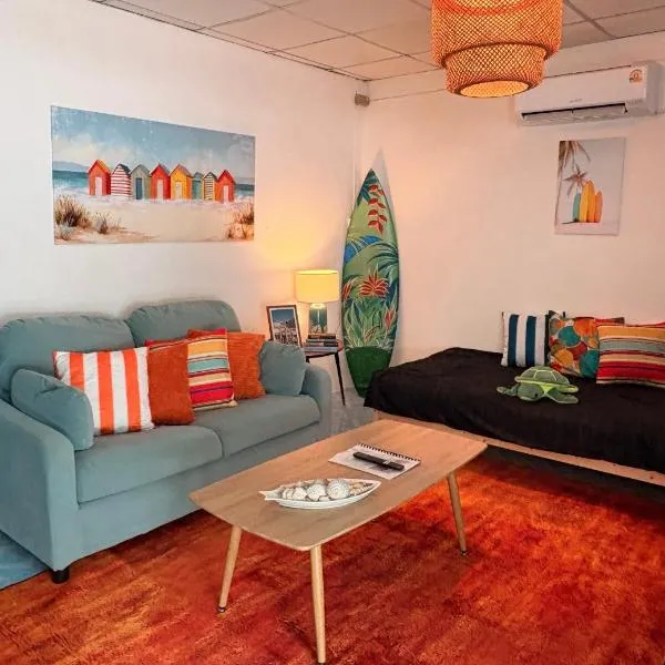 Coral Cottage Beach House @ Phang Nga, מלון בThai Muang