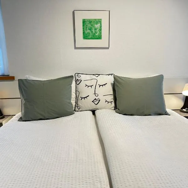 Studio Breiti I eigener Eingang l tiny I Basel، فندق في براتيلن