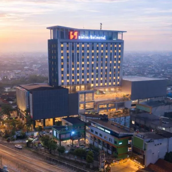 Swiss-Belhotel Karawang、カラワンのホテル