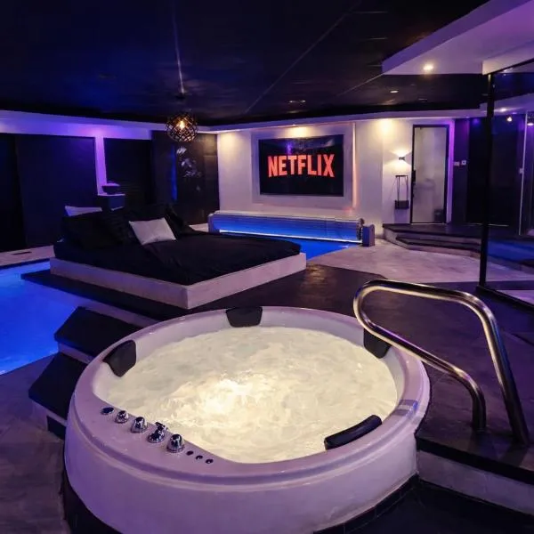 Bed & Wellness Malina Deluxe zwembad suite, хотел в Лелистад