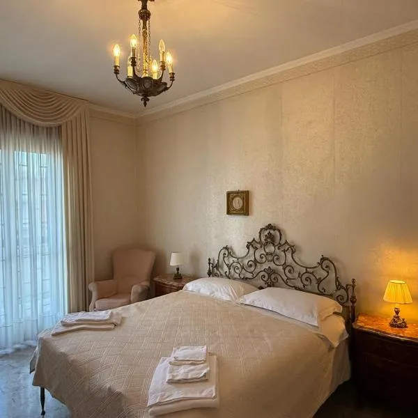 Casa di Pietrina - Large Apartment, hotel a Napoli