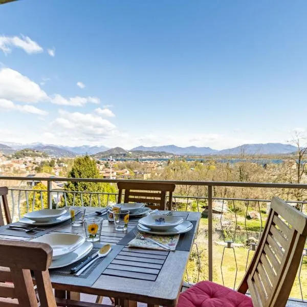 Pasadena House - Arona - Terrace with lake view - AC, Hotel in Arona