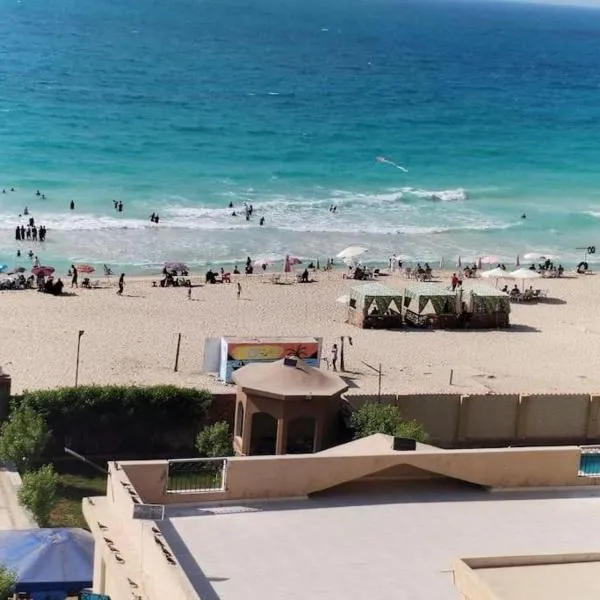 شقة على البحر- Seafront Apartment, hotel di Ad Dayr