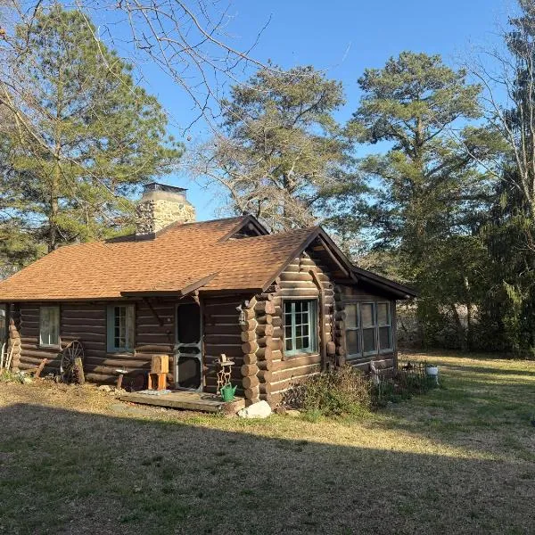 Our Haven Cabin, hotel v destinaci East New Market