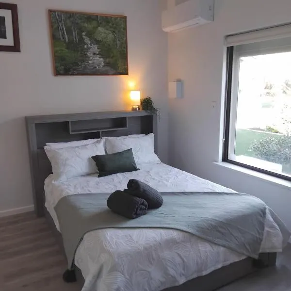 Kardinya Suites, hotel u gradu Bibra Lake Station