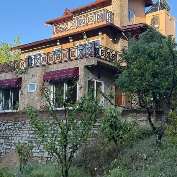 Francolin Lodge-Farmstay @ Darima, hotel u gradu 'Mukteswar'