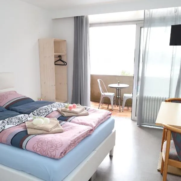 Pension Highway 3 - Bielefeld Paderborner Straße 290, hotel in Bielefeld