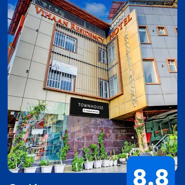 Townhouse by OYO Eastern View Formerly Vihaan Residency: Zirakpur şehrinde bir otel