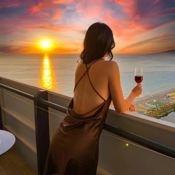 Seaview Suite with panoramic view, khách sạn ở Batumi
