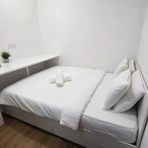 Swing & Pillows - Paroi Gateway, Hotel in Seremban