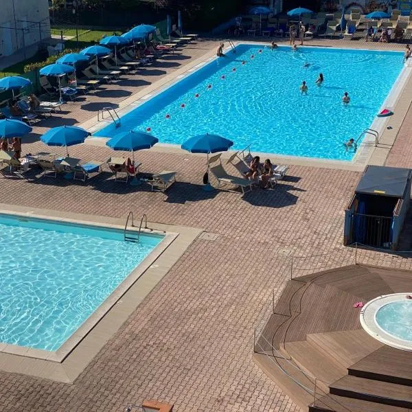 Aparthotel Costa Paradiso, hotel i Lido Adriano