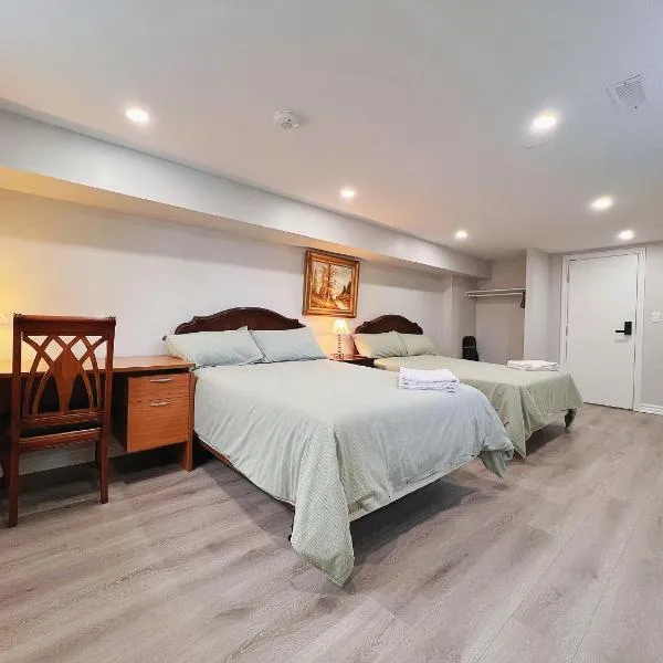 Cozy & Modern Ensuite Basement Rooms - Steps to Subway & Downsview Rogers Stadium, hotel in Toronto
