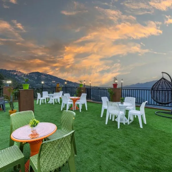 Nature Retreat I Vacations I Conference I Mice I Family Events I Open Air Terrace I Sky Bonfire I Wooden Rooms With Pvt Balconies I Charvi Retreat by Exotic Stays, hotel Kúfriban