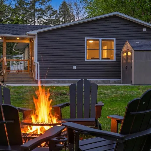 Catskills Retreat With Hot Tub And Fire Pit: Kerhonkson şehrinde bir otel