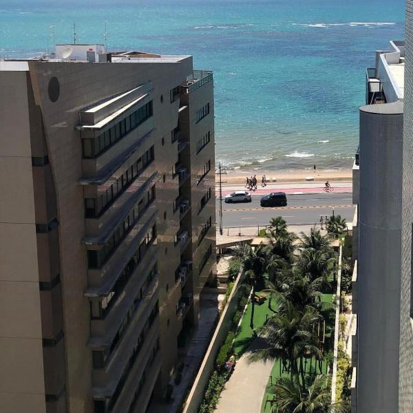 JTR 2 quartos, Piscina e ótima localização na orla