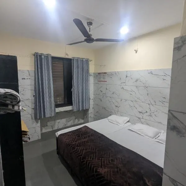 Hotel Tirth Purohit Park, khách sạn ở Trimbak