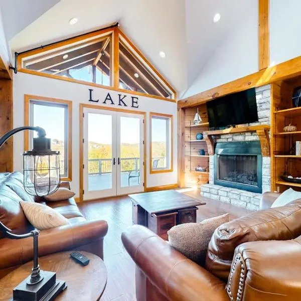 Treetop View Sanctuary: Branson'da bir otel