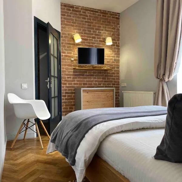 LVIV -APART центр 2 кім ізольовані і кухня студія, hotelli kohteessa Lviv