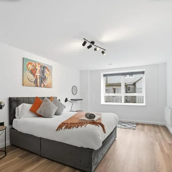 Courtyard Highstreet Retreat, hotel a Swindon