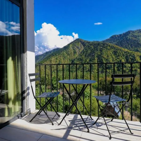 Emerald Borjomi Hotel โรงแรมในBorjomi