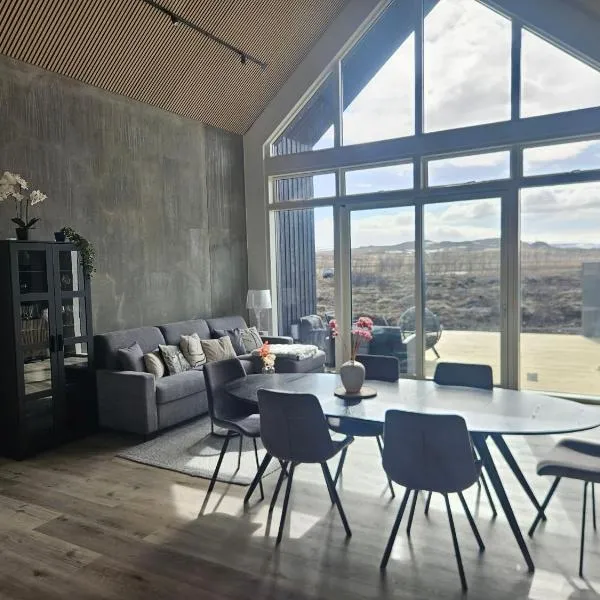 Aurora luxury villa، فندق في ريخولت