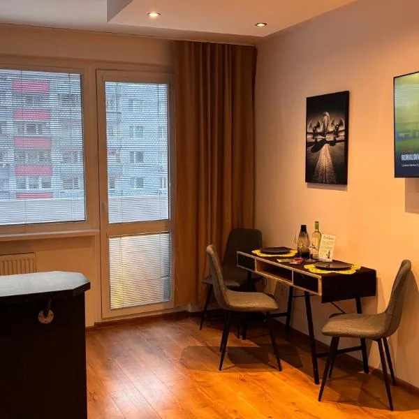Elegant Escape apartment V - free parking, easy access to City Center, Hotel in Bratislava