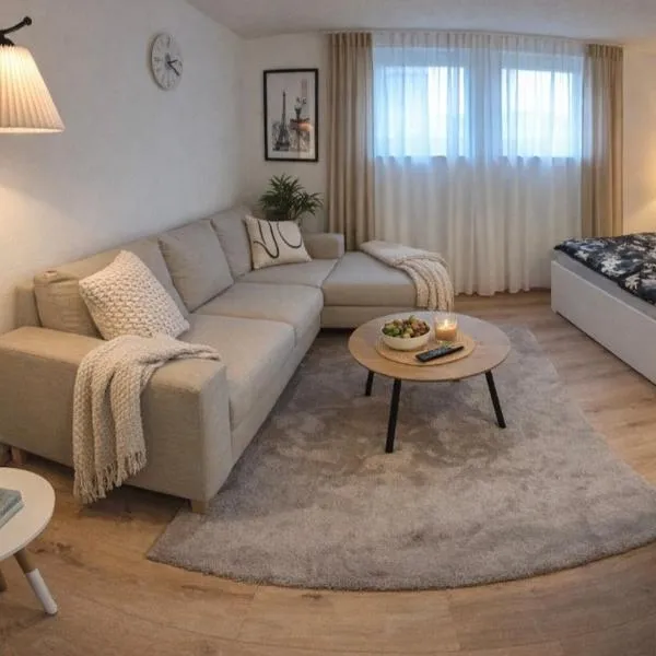 Cozy Suite Kirchheim, Parkplatz, Nähe A8, Souterrain, hotel in Kirchheim unter Teck