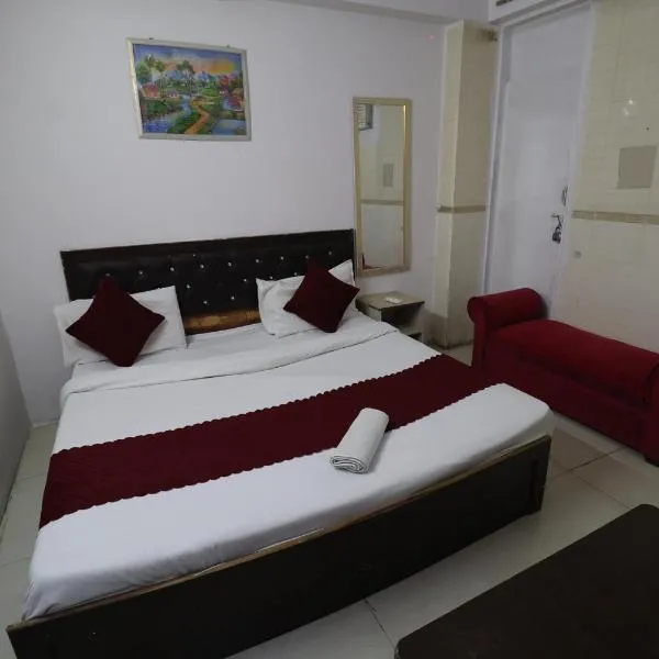 Hotel SPS Near Kaushambhi metro Station, hotel a Ghaziabad