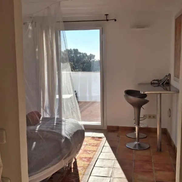 ESTUDIO CON TERRAZA PRIVADA Y COCINA vistas al mar TAMARIU y BEGUR, Hotel in Tamariu