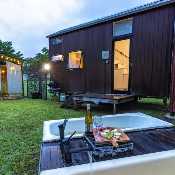 Echidna by Tiny Away، فندق في Thoopara