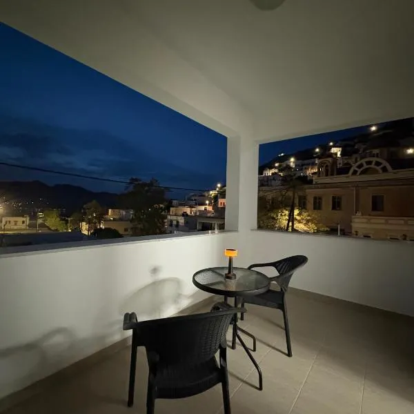 Castle & Sea, Platanos Retreat, hotelli kohteessa Agia Marina