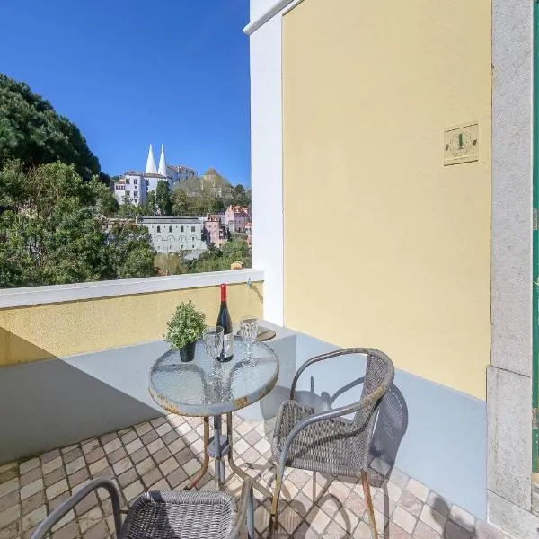 Casa Mariana 1 - Sintra, National Palace & Castle Views, Terrace Apartment, хотел в Синтра