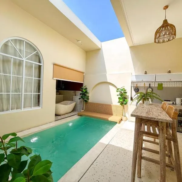 At Paviliun With Private Pool, hotel di Timuran