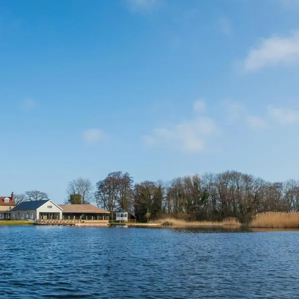 The Boathouse, מלון בOrmesby Saint Michael