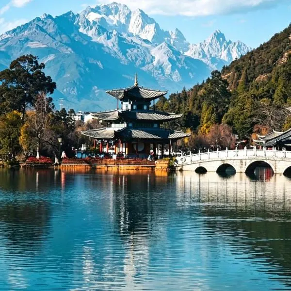 Lijiang Lize Graceland Artistic-Suite Hotel 丽泽雅舍画院客栈木府院, hotel a Lijiang