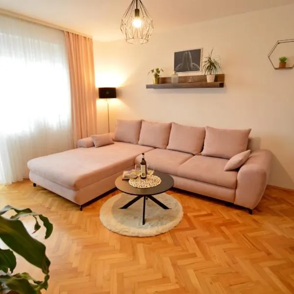 Apartment Tony 55m2, hotel in Opatija