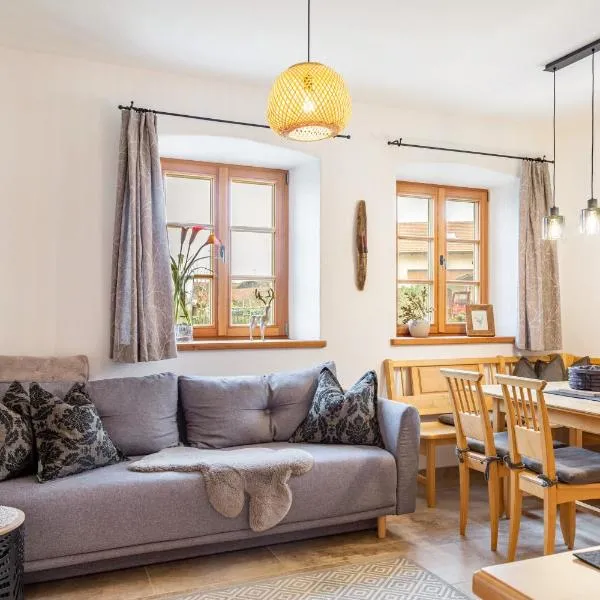 Ferienwohnung z'Dandlberg, khách sạn ở Tittmoning