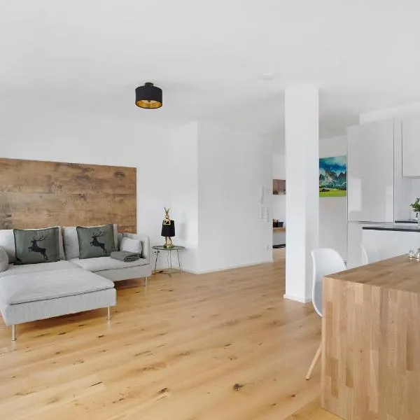 Design Ferienwohnung am Chiemsee, hotel in Breitbrunn am Chiemsee