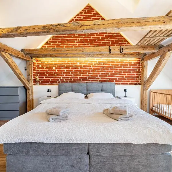 Ferienhaus1856de mit Sauna, hotel din Görlitz