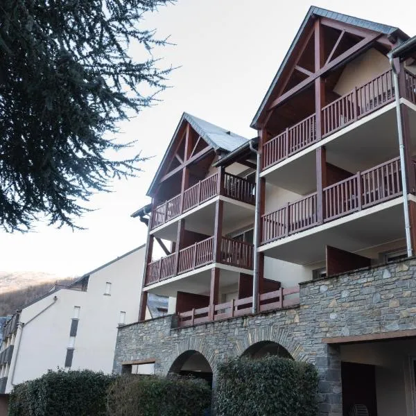 T2 avec piscine couverte et parking, Hotel in Saint-Lary-Soulan