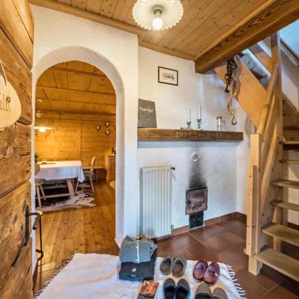 Thaler-hof Ferienhaus Lärchnhittl, Hotel in Algund