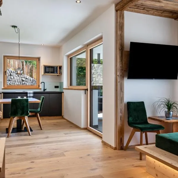 Chalet Kasch Apartment Glück، فندق في فِيي