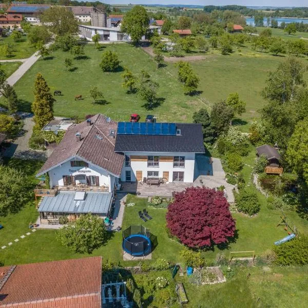 Ferienwohnung Julia, hotell i Taching am See