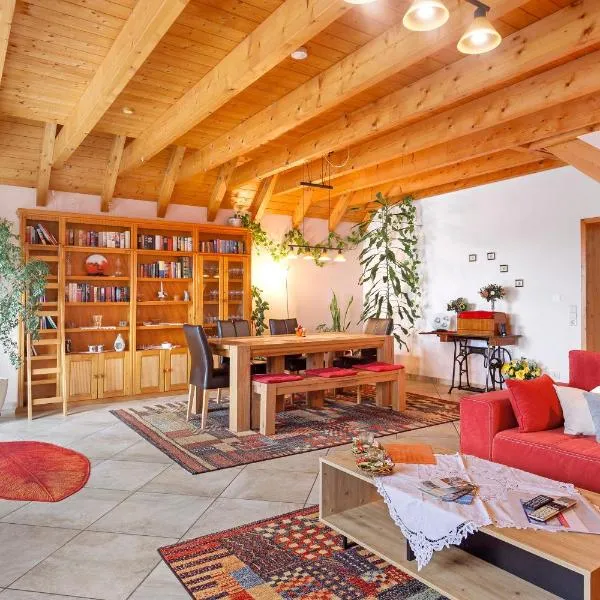 Ferienwohnung am Rosenberg โรงแรมในชตอคคาค