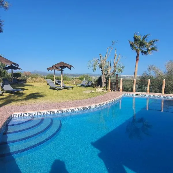 Es Colomer, khách sạn ở Petra