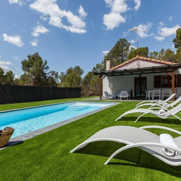 Les Roques – hotel w mieście Castellnou de Bages